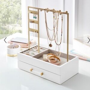 PB Teen Elle Lacquer Jewelry Stand (still in box)